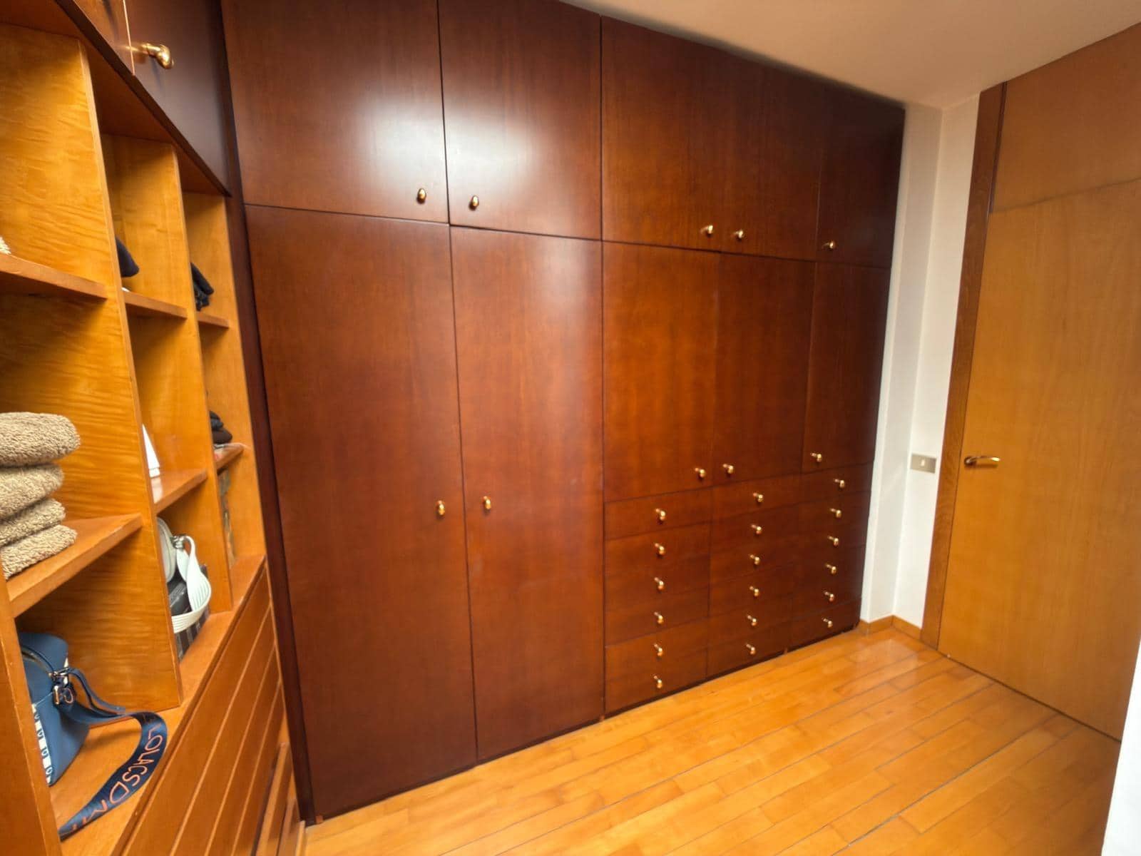 6 soveværelse Villa til salg i Igualada med swimmingpool garage - € 655.000 (Ref: 9305176)