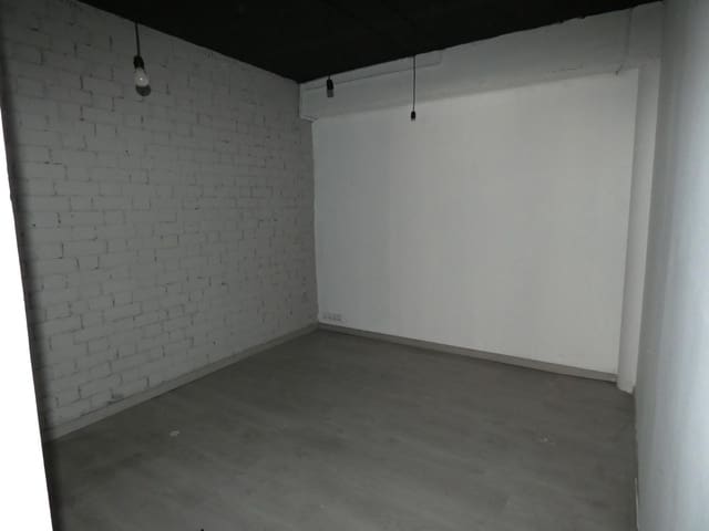Local Commercial à louer à Igualada - 450 € (Ref: 9308508)
