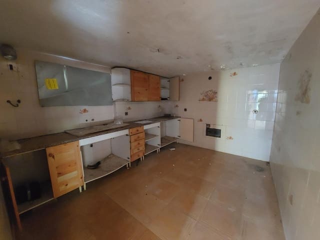 2 bedroom Villa for sale in La Torre de Claramunt with garage - € 99,000 (Ref: 9312874)