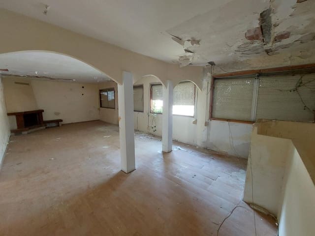 2 bedroom Villa for sale in La Torre de Claramunt with garage - € 99,000 (Ref: 9312874)