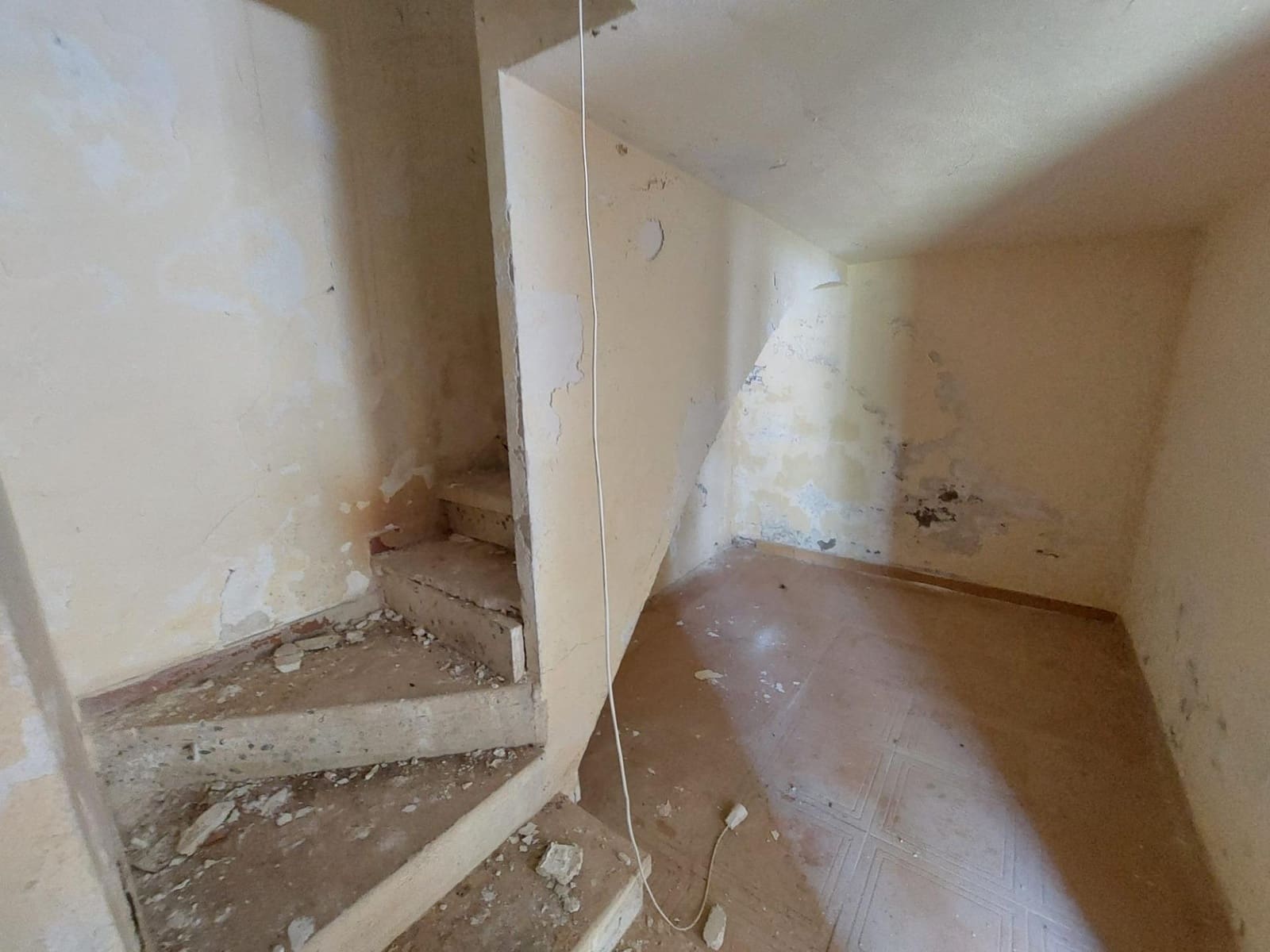 2 bedroom Villa for sale in La Torre de Claramunt with garage - € 99,000 (Ref: 9312874)