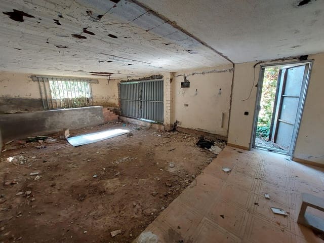 2 bedroom Villa for sale in La Torre de Claramunt with garage - € 99,000 (Ref: 9312874)