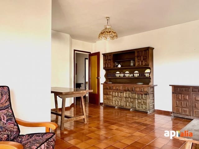 3 bedroom Flat for sale in Salou with pool - € 210,000 (Ref: 9390873)