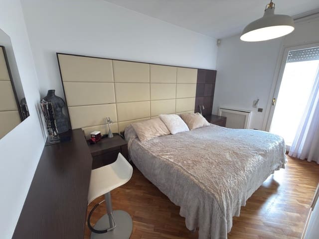 5 quarto Casa em Banda para venda em Igualada com garagem - 450 000 € (Ref: 9406867)