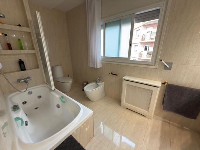 5 quarto Casa em Banda para venda em Igualada com garagem - 450 000 € (Ref: 9406867)