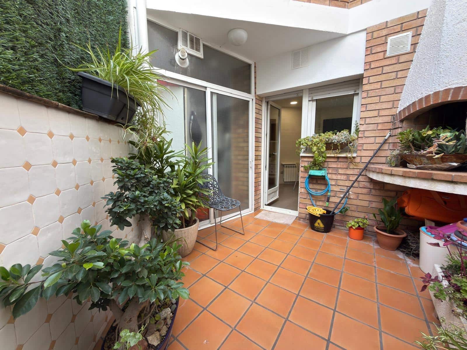 5 bedroom Townhouse for sale in Igualada with garage - € 450,000 (Ref: 9406867)