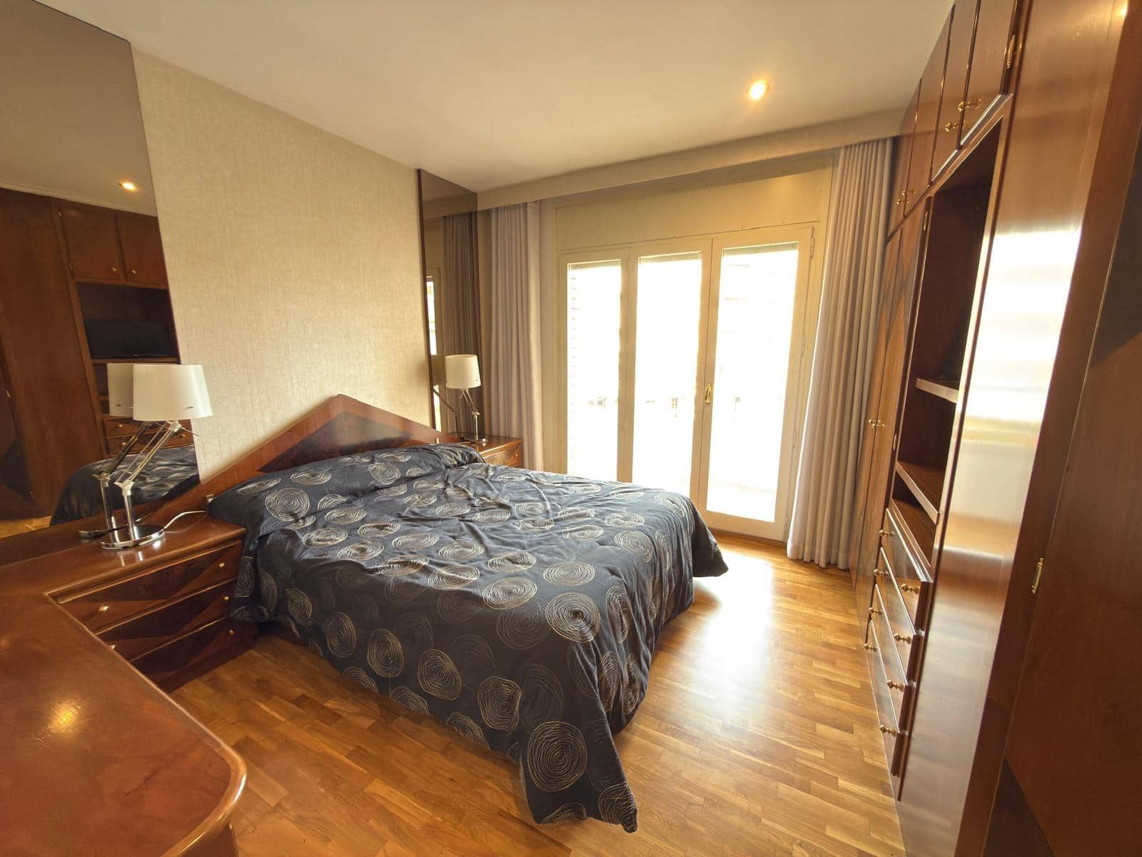 5 bedroom Townhouse for sale in Igualada with garage - € 450,000 (Ref: 9406867)