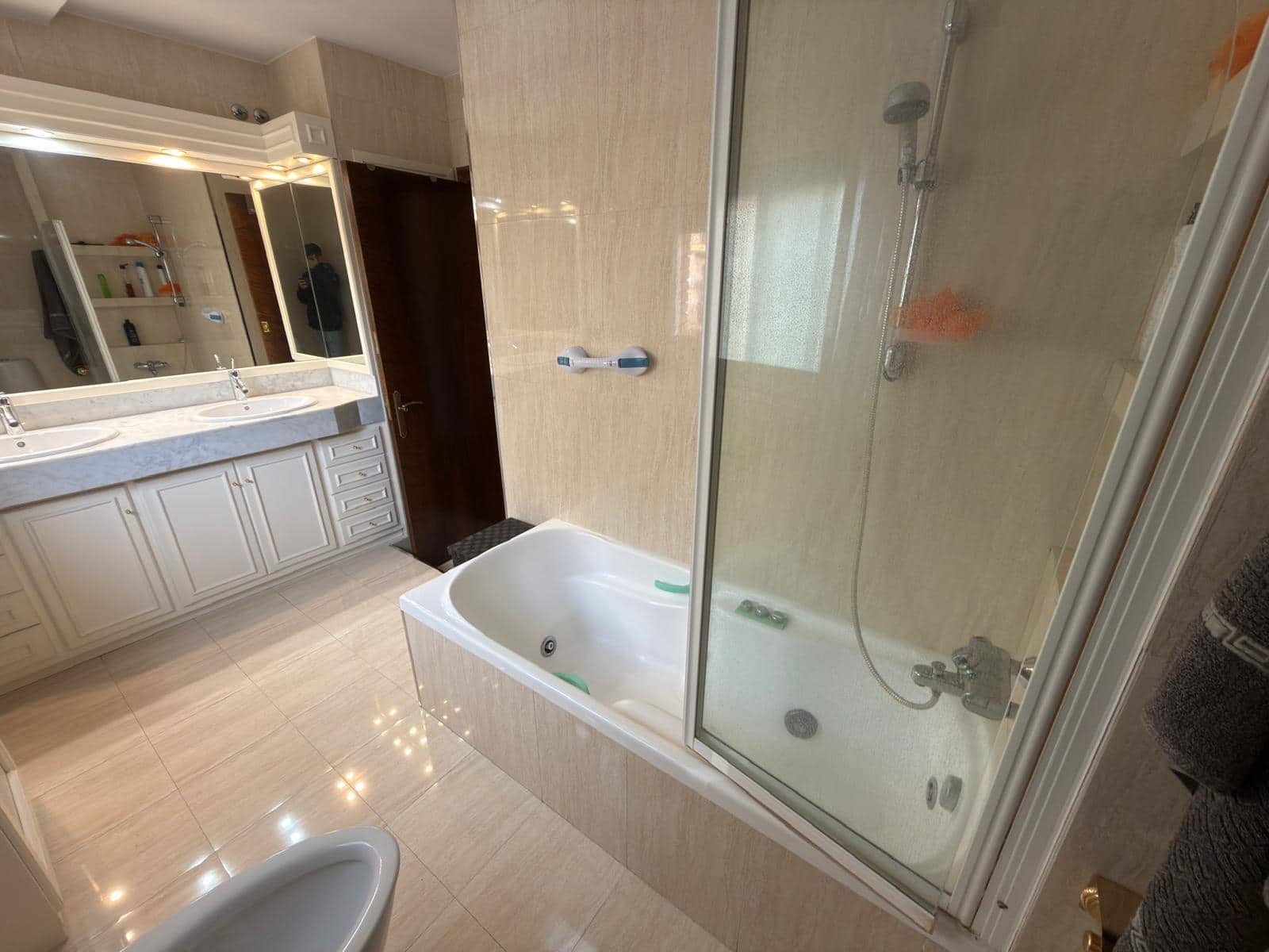 5 bedroom Townhouse for sale in Igualada with garage - € 450,000 (Ref: 9406867)