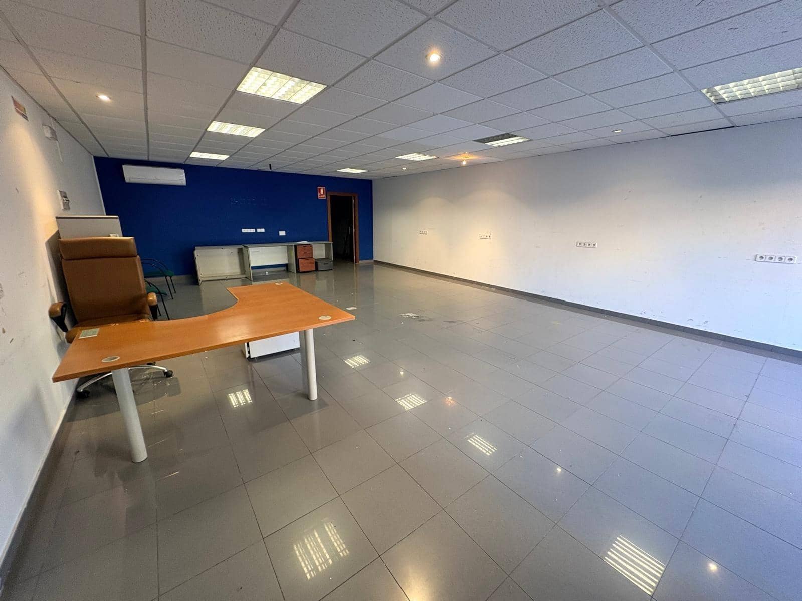 Erhverv til salg i Igualada - € 120.000 (Ref: 9440137)