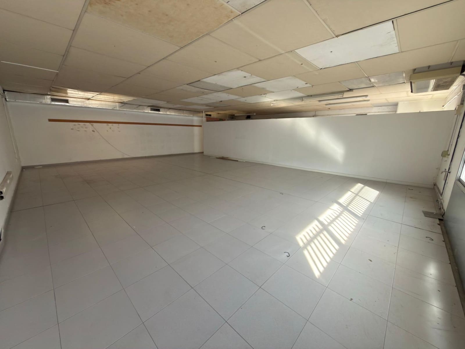 Business for sale in Igualada - € 225,000 (Ref: 9449183)