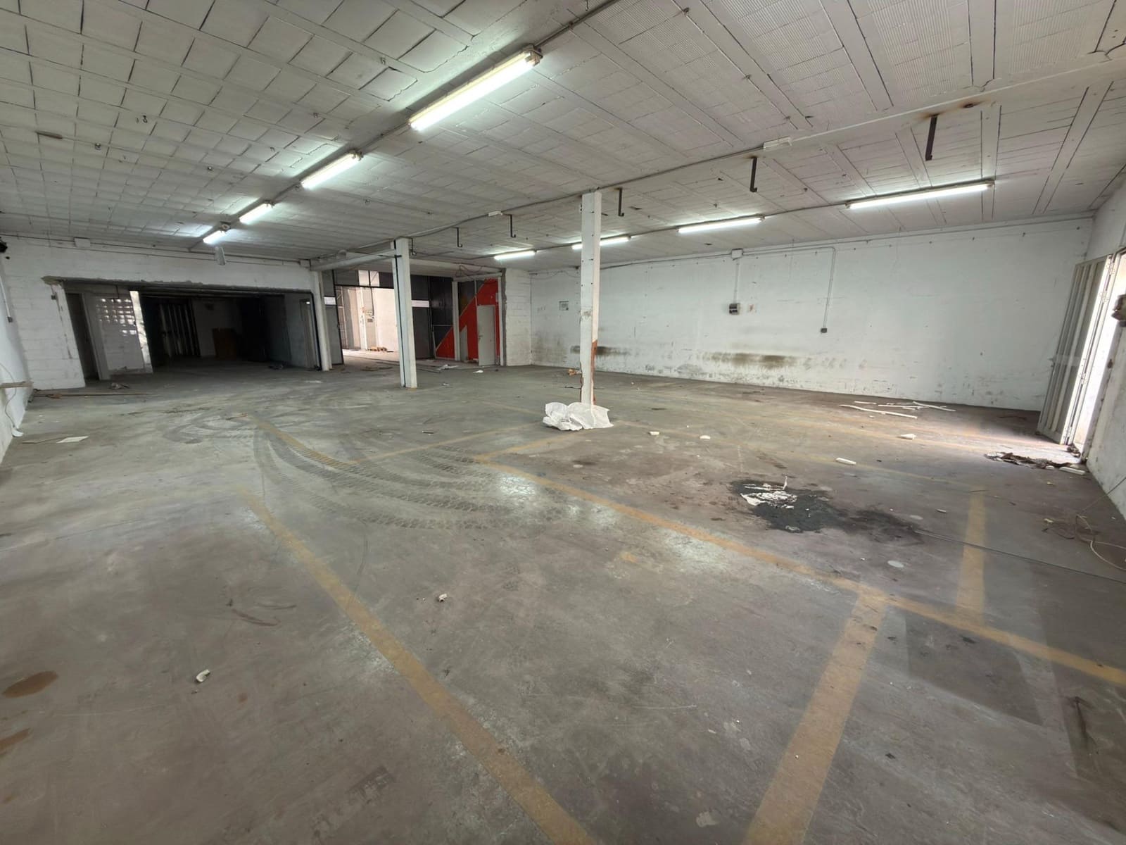 Business for sale in Igualada - € 225,000 (Ref: 9449183)