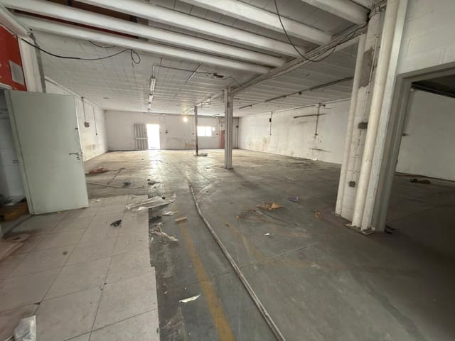 Yritys myytävänä paikassa Igualada - 225 000 € (Ref: 9449183)