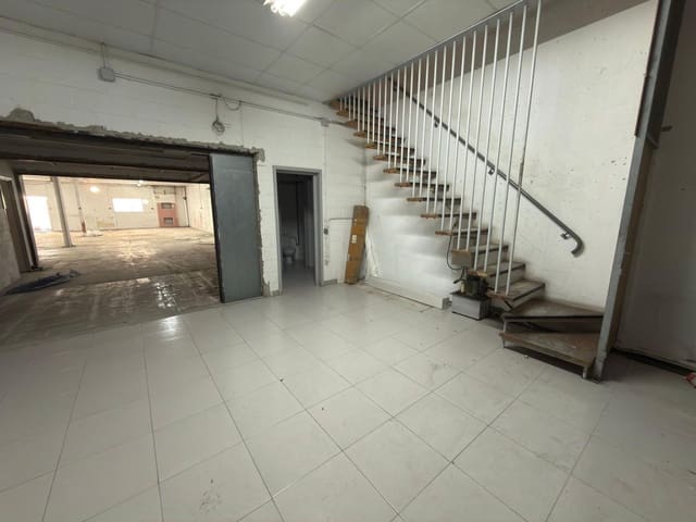 Yritys myytävänä paikassa Igualada - 225 000 € (Ref: 9449183)