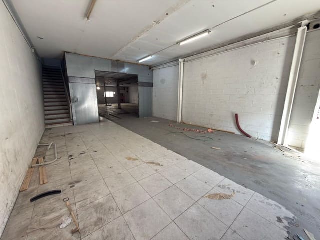 Yritys myytävänä paikassa Igualada - 225 000 € (Ref: 9449183)