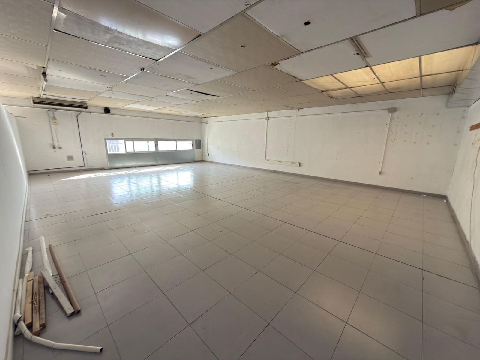 Business for sale in Igualada - € 225,000 (Ref: 9449183)