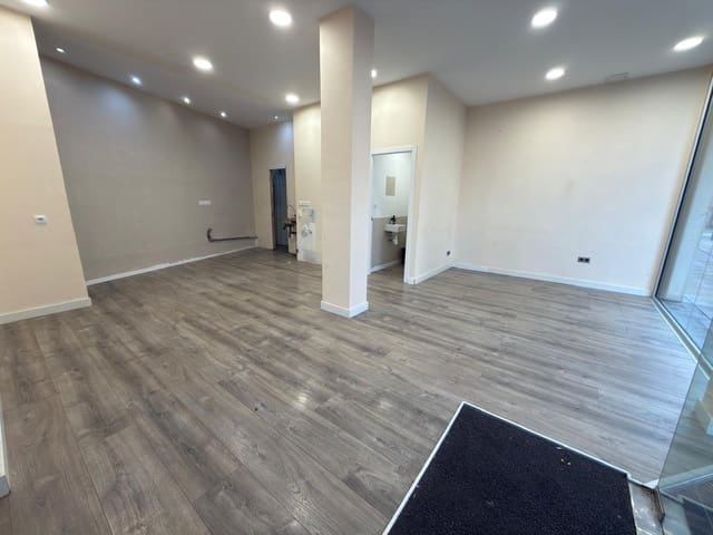 Local Commercial à louer à Igualada - 800 € (Ref: 9456264)