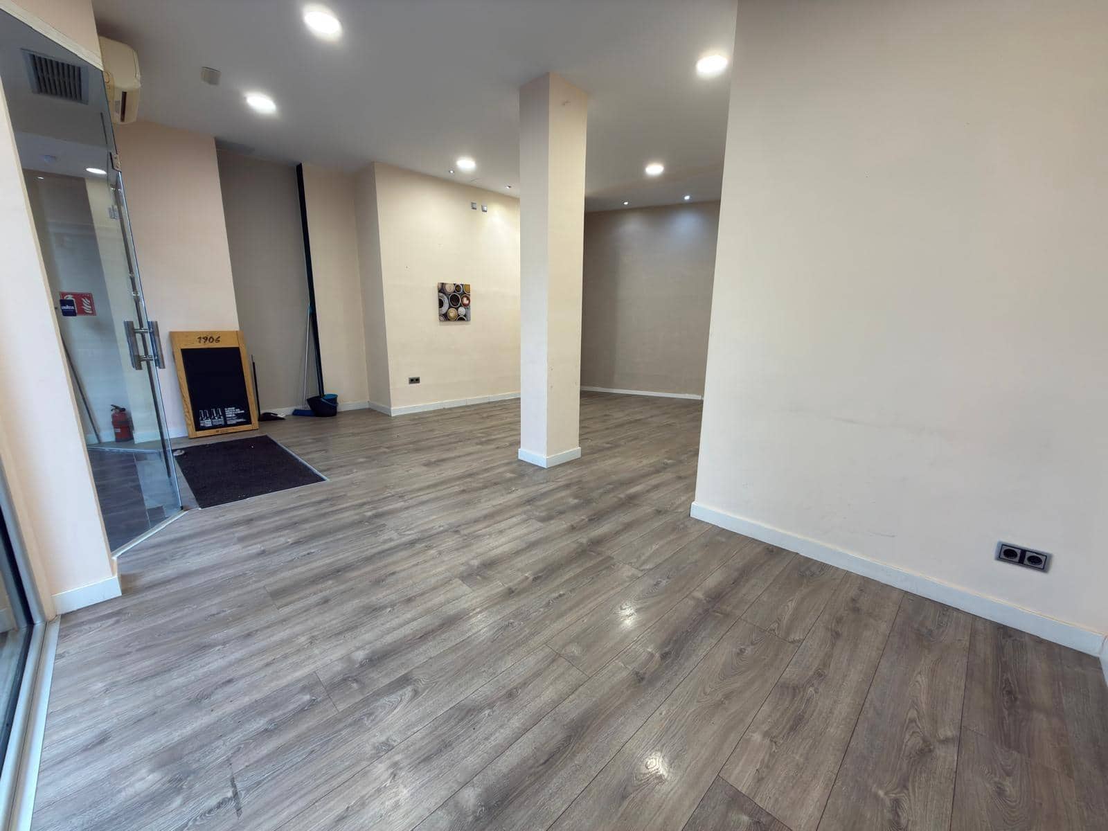 Kommersiell til salgs i Igualada - € 177 000 (Ref: 9456265)