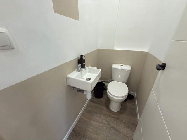 Kommersiell til salgs i Igualada - € 177 000 (Ref: 9456265)