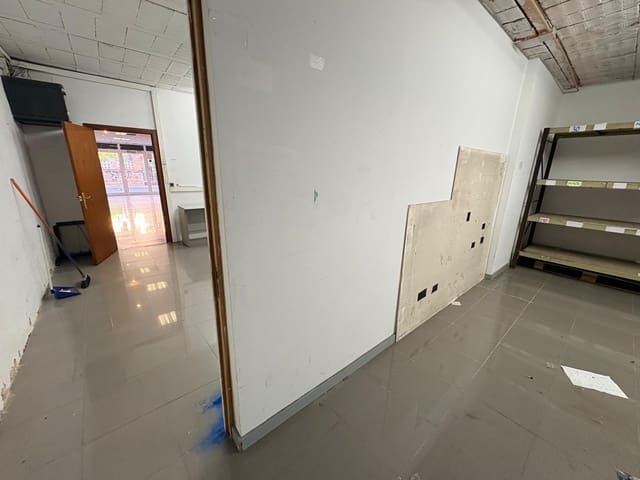 Kommersiell til leie i Igualada - € 1 000 (Ref: 9468490)