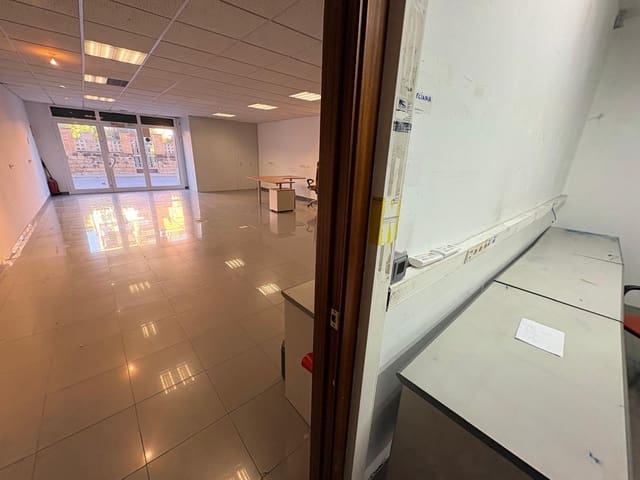 Kommersiell til leie i Igualada - € 1 000 (Ref: 9468490)