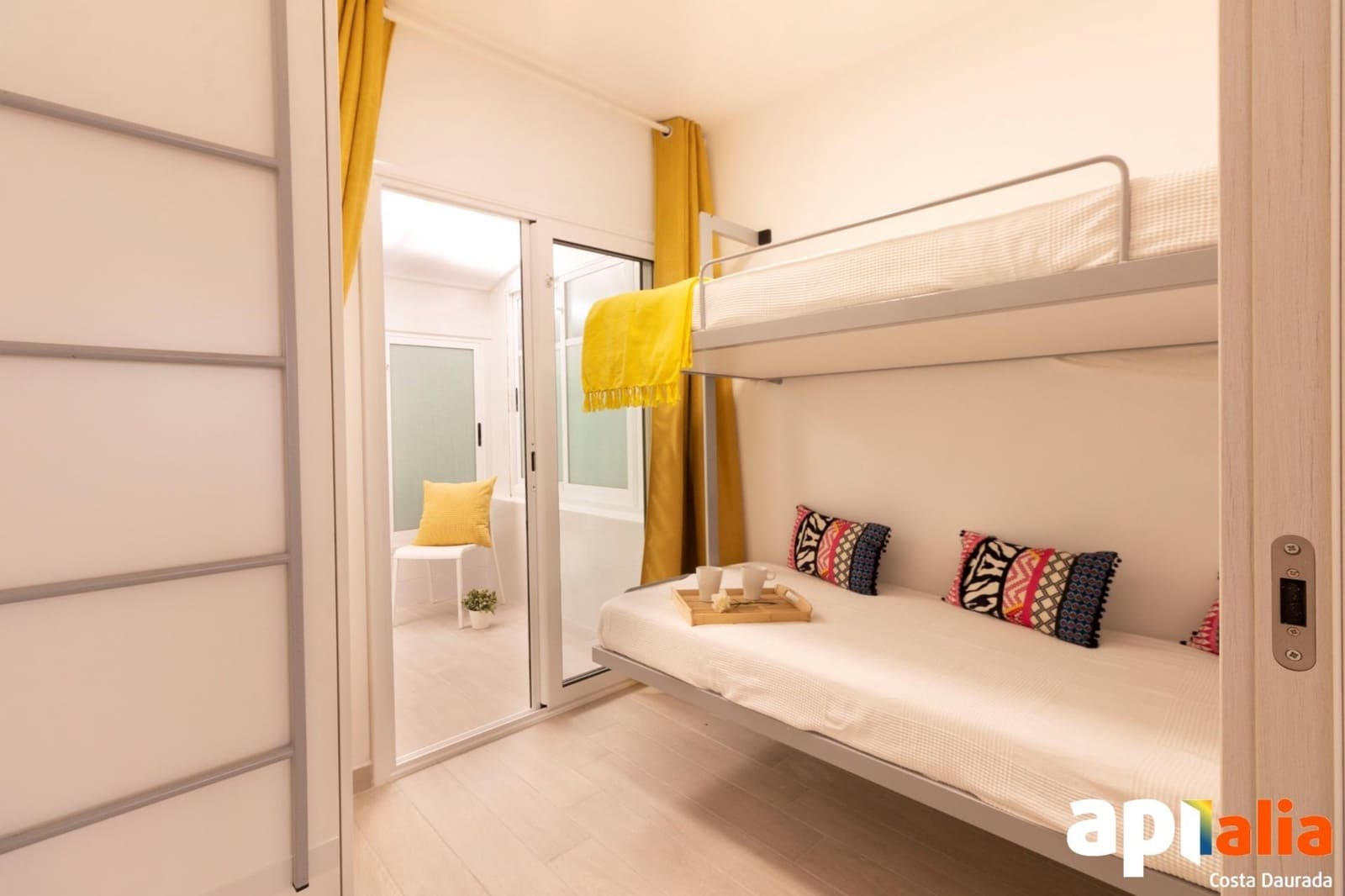 2 bedroom Apartment for sale in Salou - € 160,000 (Ref: 9470718)