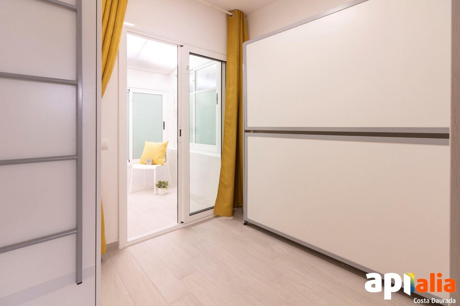 2 bedroom Apartment for sale in Salou - € 160,000 (Ref: 9470718)