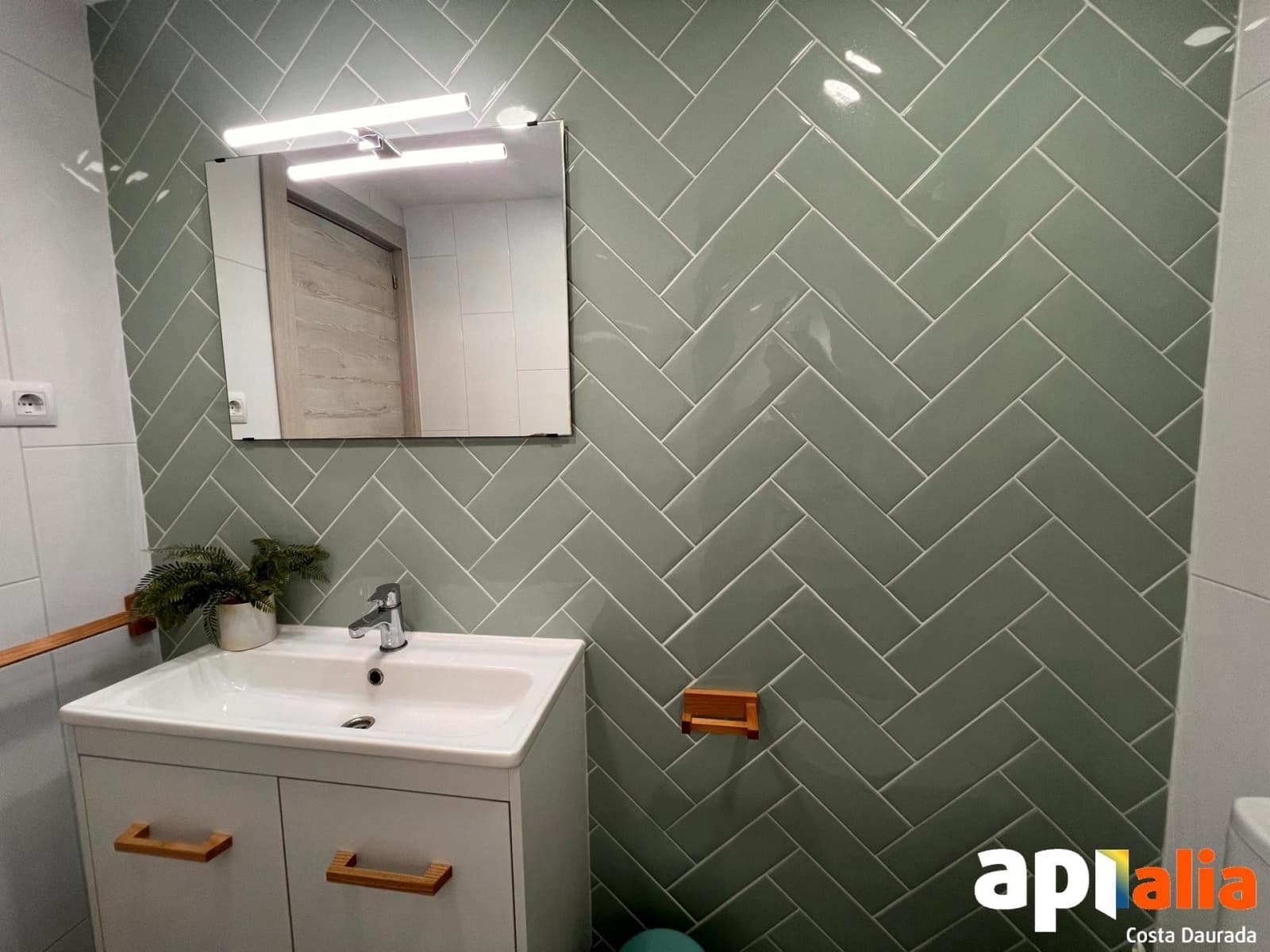 2 bedroom Apartment for sale in Salou - € 160,000 (Ref: 9470718)