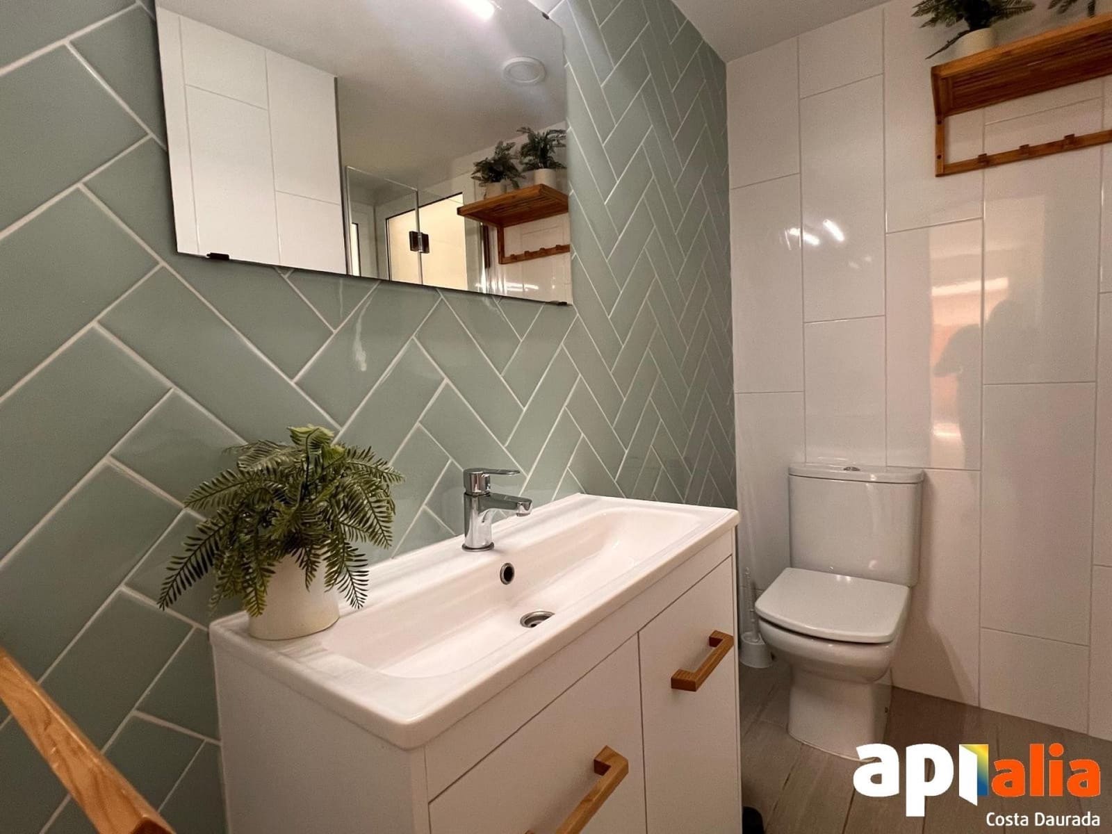 2 bedroom Apartment for sale in Salou - € 160,000 (Ref: 9470718)