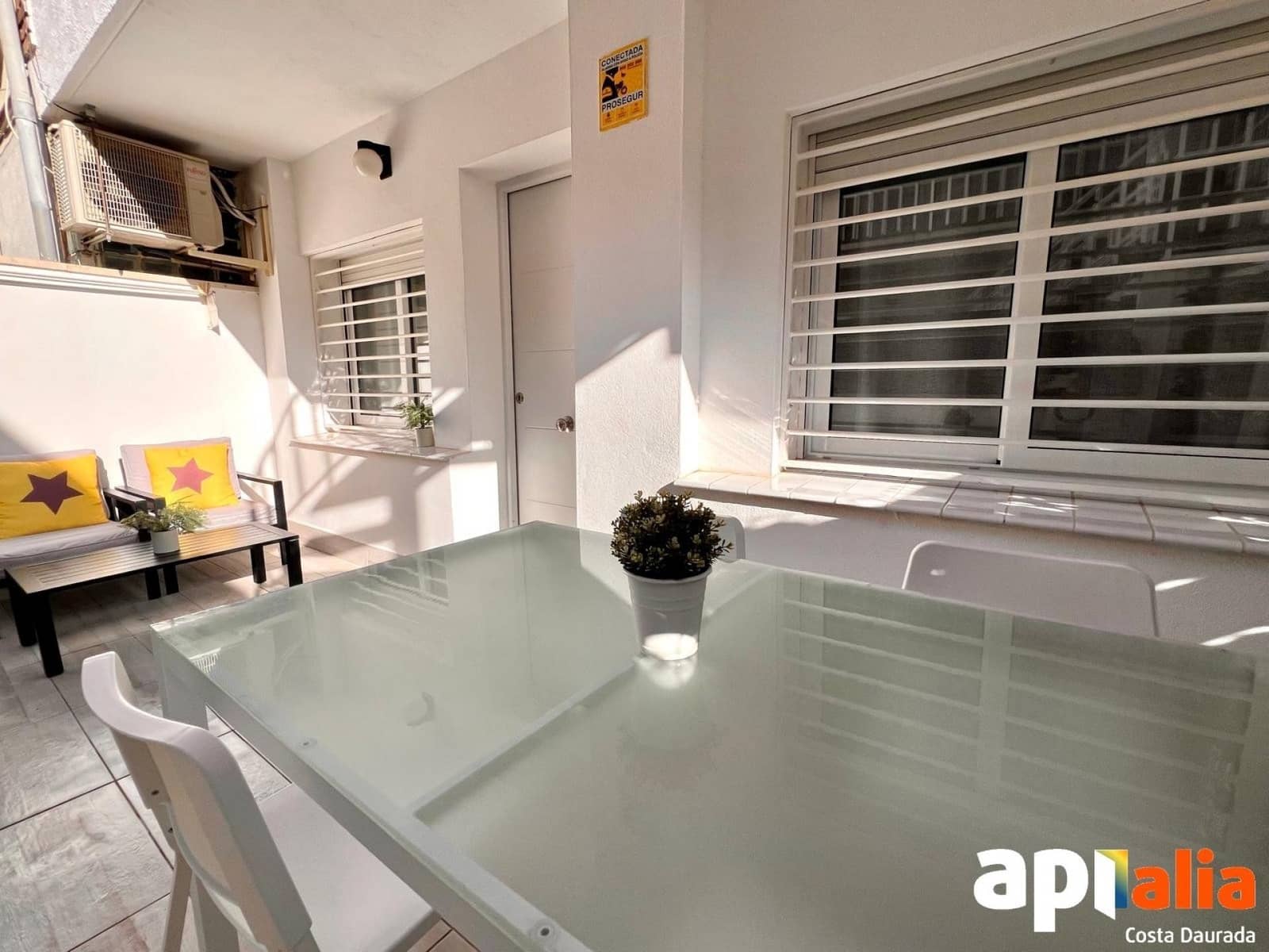 2 bedroom Apartment for sale in Salou - € 160,000 (Ref: 9470718)