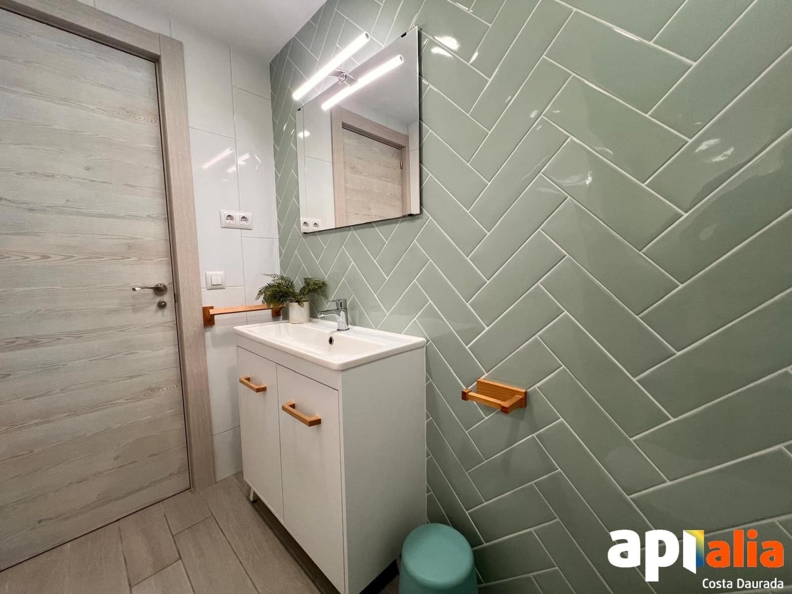 2 bedroom Apartment for sale in Salou - € 160,000 (Ref: 9470718)