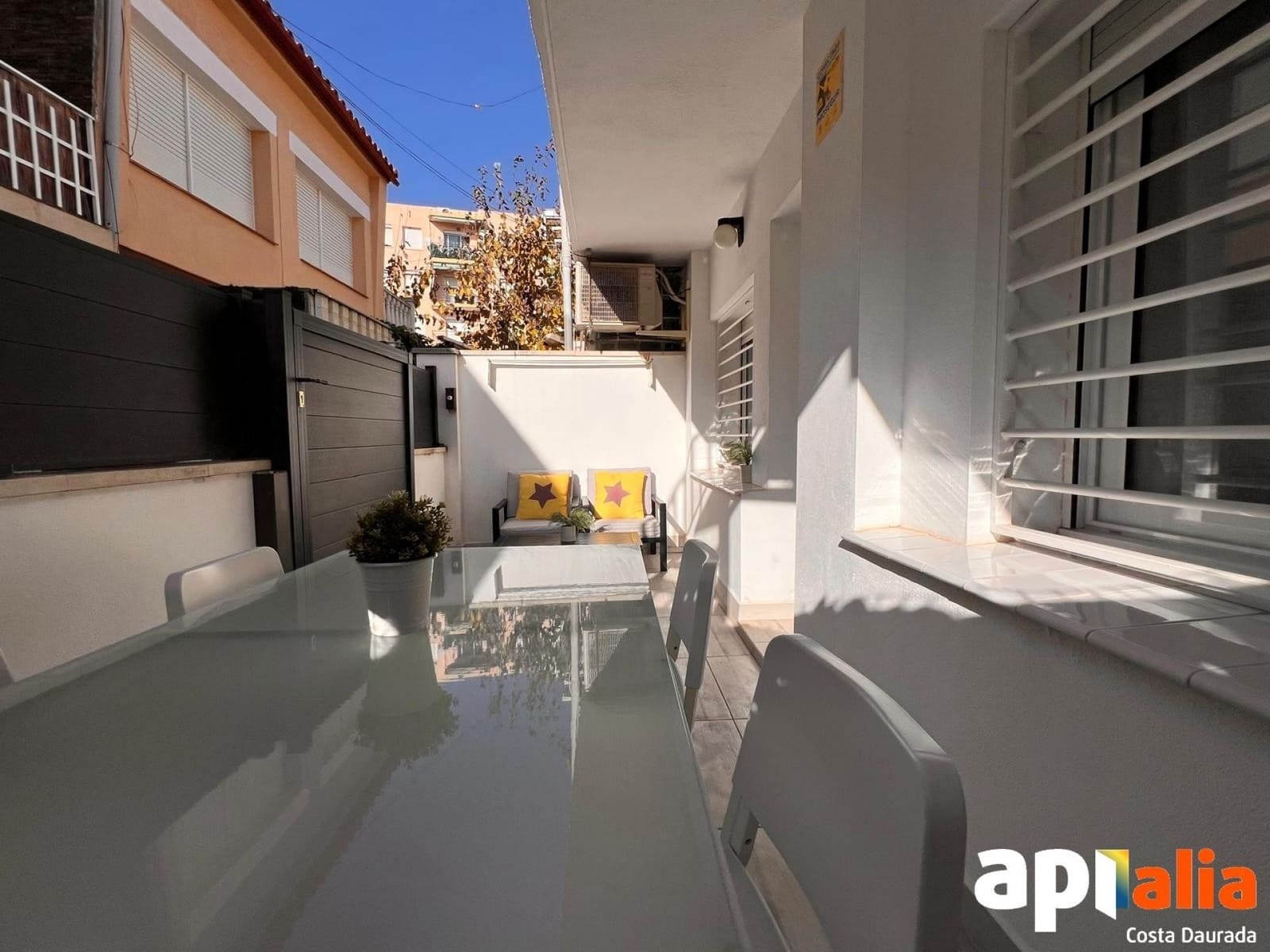 2 bedroom Apartment for sale in Salou - € 160,000 (Ref: 9470718)