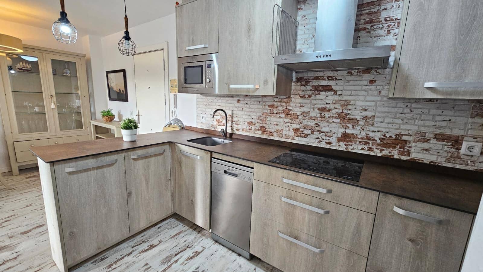 2 bedroom Flat for sale in Salou with pool - € 159,500 (Ref: 9486440)