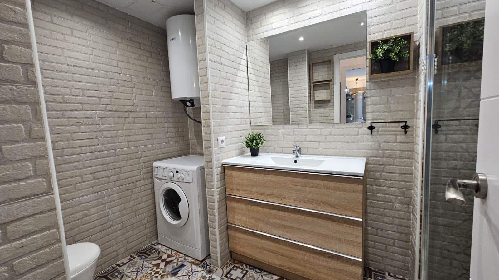 2 bedroom Flat for sale in Salou with pool - € 159,500 (Ref: 9486440)