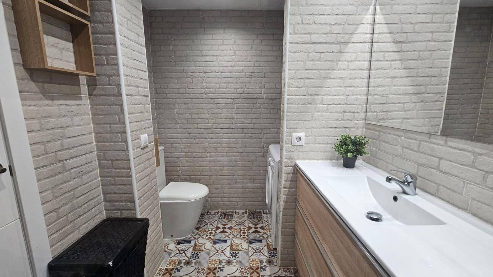 2 bedroom Flat for sale in Salou with pool - € 159,500 (Ref: 9486440)