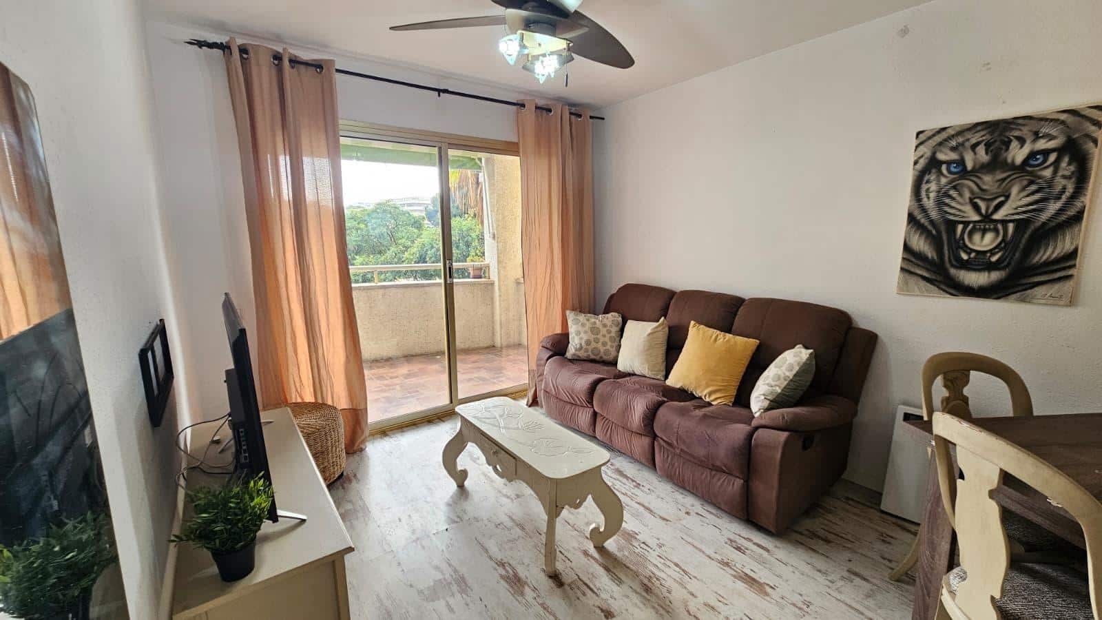 2 bedroom Flat for sale in Salou with pool - € 159,500 (Ref: 9486440)