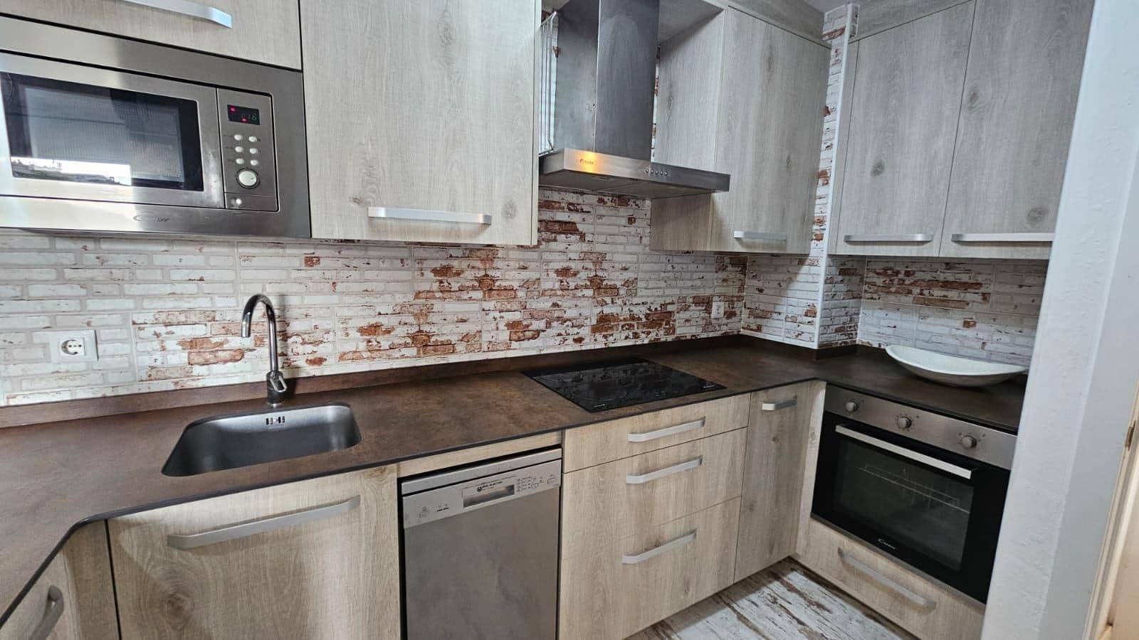 2 bedroom Flat for sale in Salou with pool - € 159,500 (Ref: 9486440)