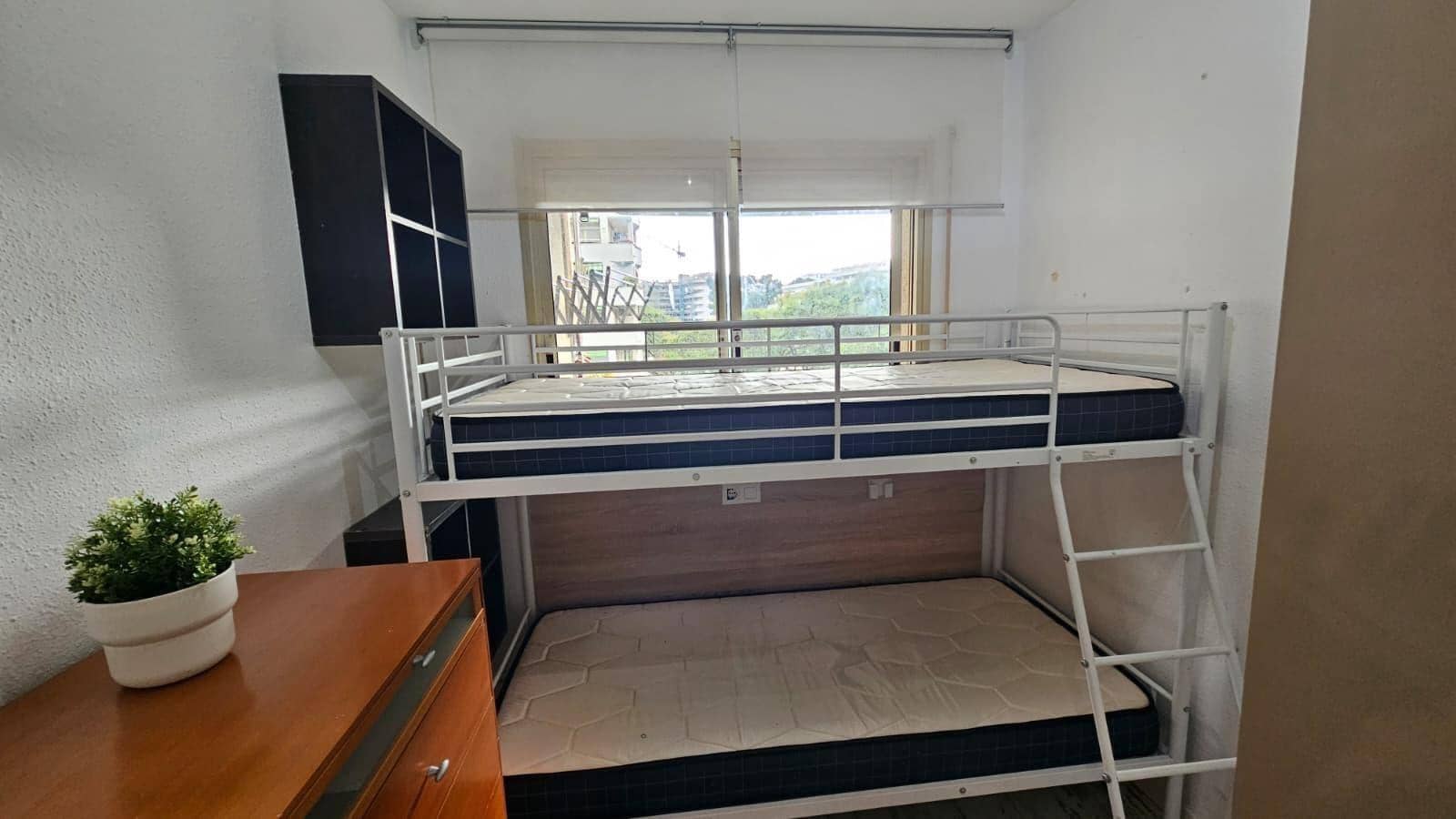 2 bedroom Flat for sale in Salou with pool - € 159,500 (Ref: 9486440)