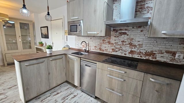 2 sovrum Lägenhet till salu i Salou med pool - 159 500 € (Ref: 9486440)