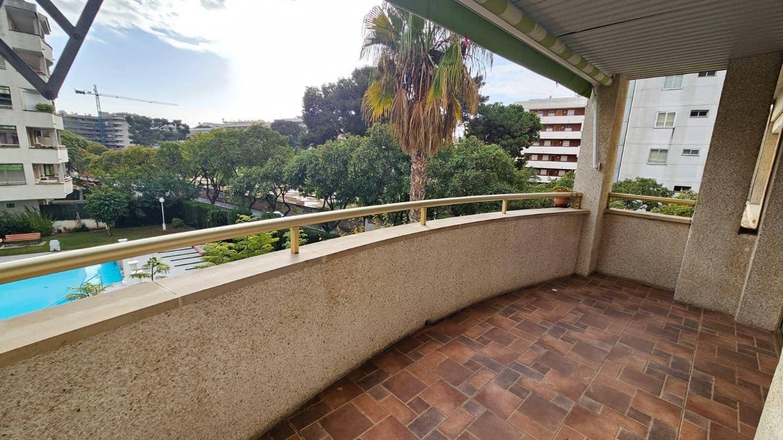 2 bedroom Flat for sale in Salou with pool - € 159,500 (Ref: 9486440)