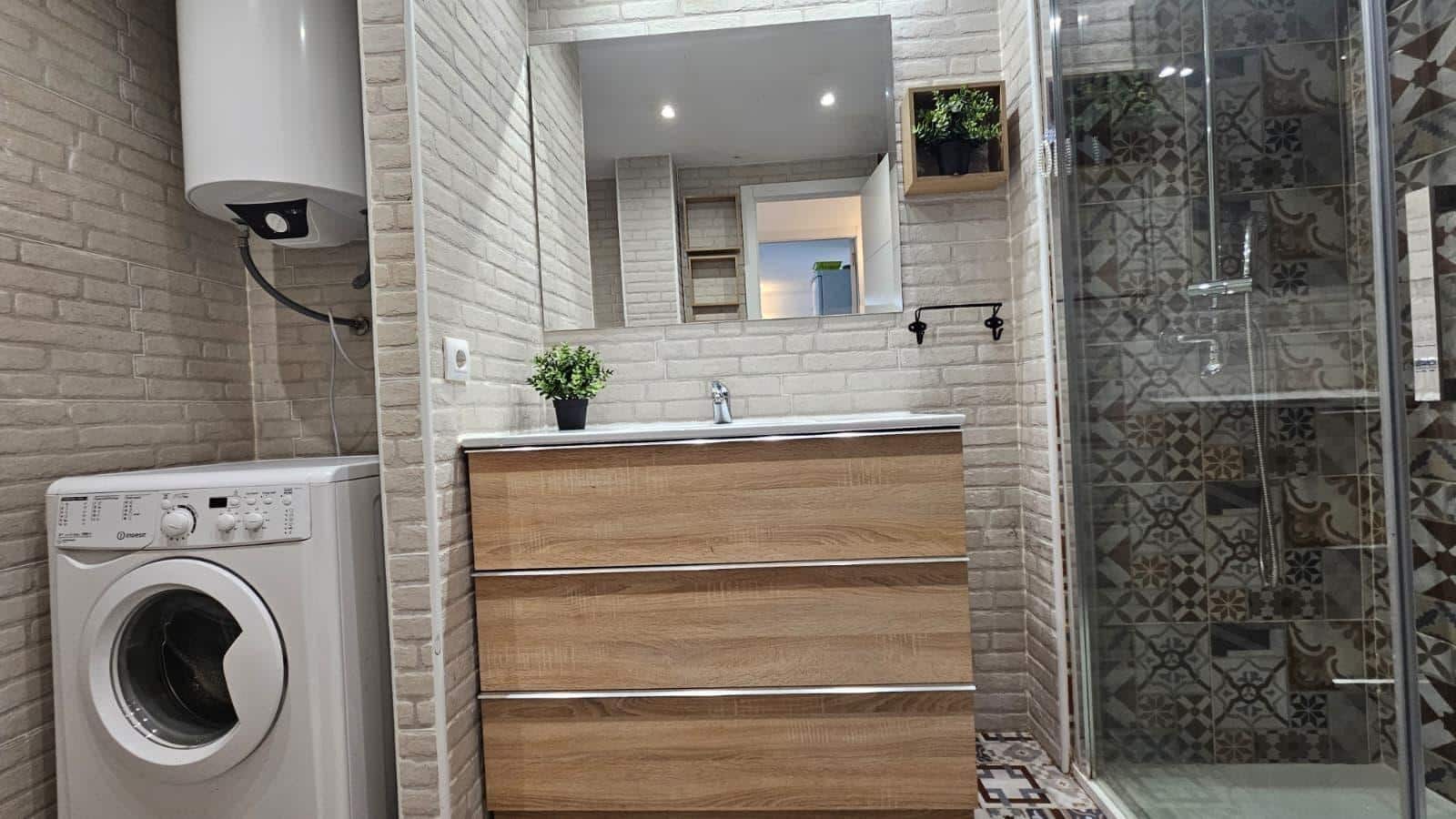 2 bedroom Flat for sale in Salou with pool - € 159,500 (Ref: 9486440)