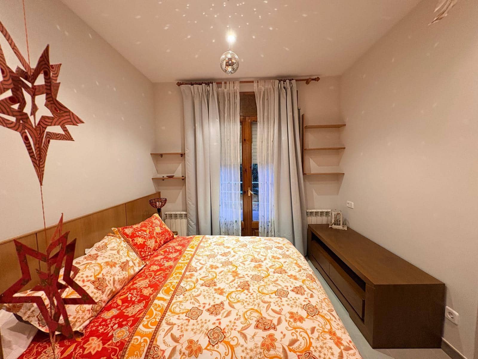 5 bedroom Townhouse for sale in La Torre de Claramunt with garage - € 320,000 (Ref: 9499110)