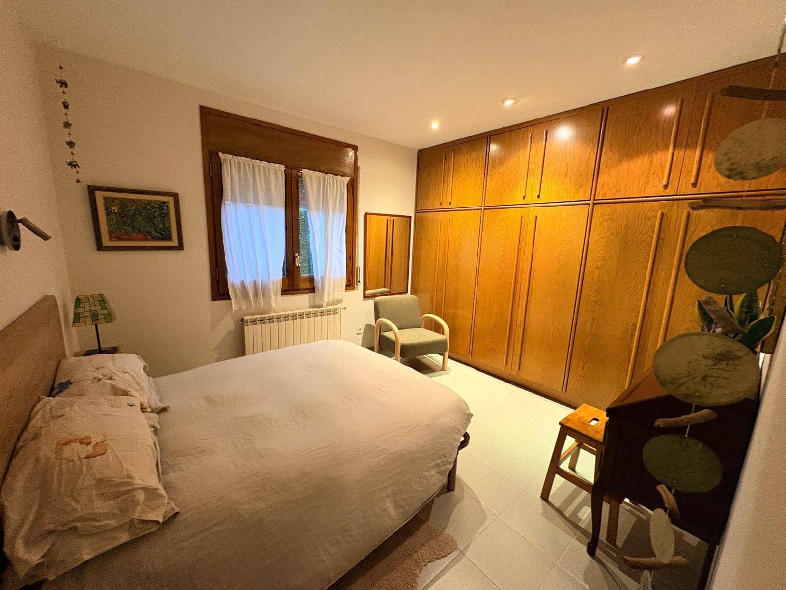 5 bedroom Townhouse for sale in La Torre de Claramunt with garage - € 320,000 (Ref: 9499110)