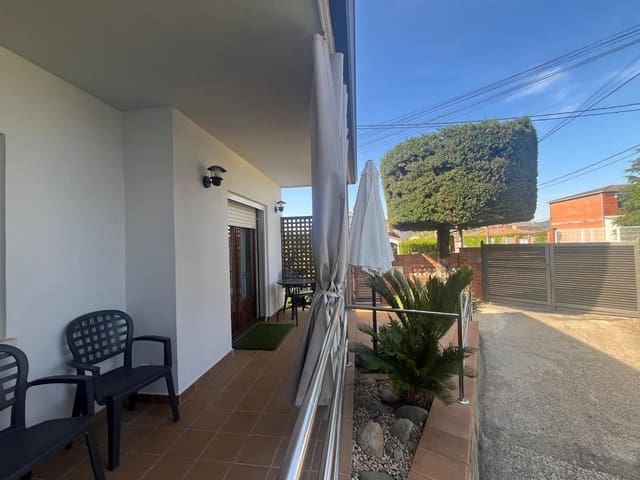 5 bedroom Townhouse for sale in La Torre de Claramunt with garage - € 320,000 (Ref: 9499110)