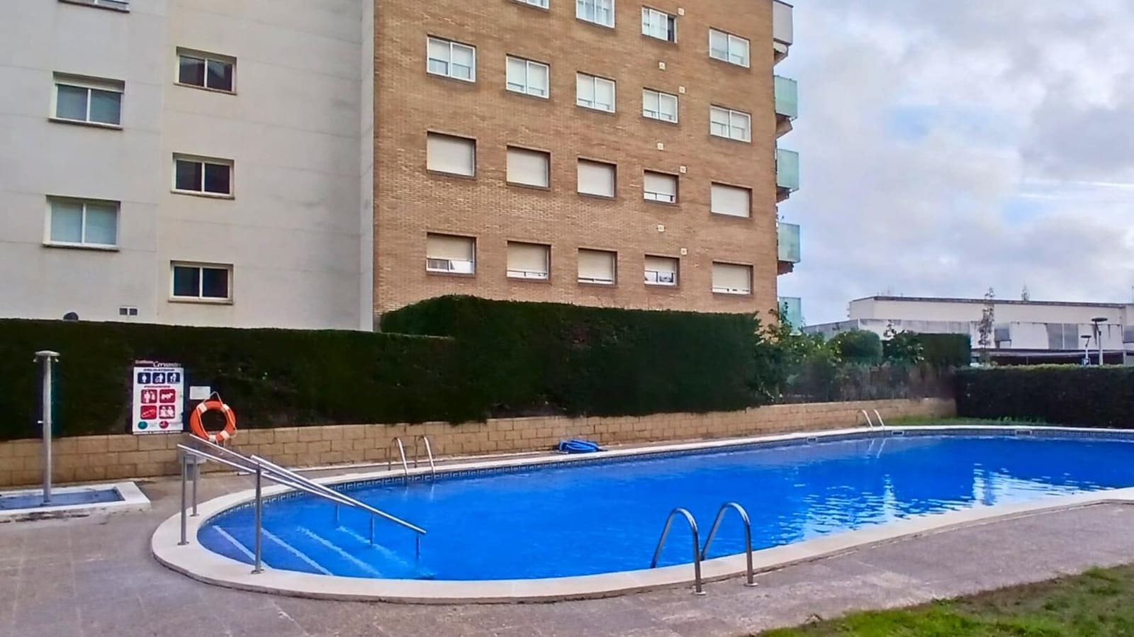 2 bedroom Flat for sale in Salou with pool - € 149,000 (Ref: 9508878)
