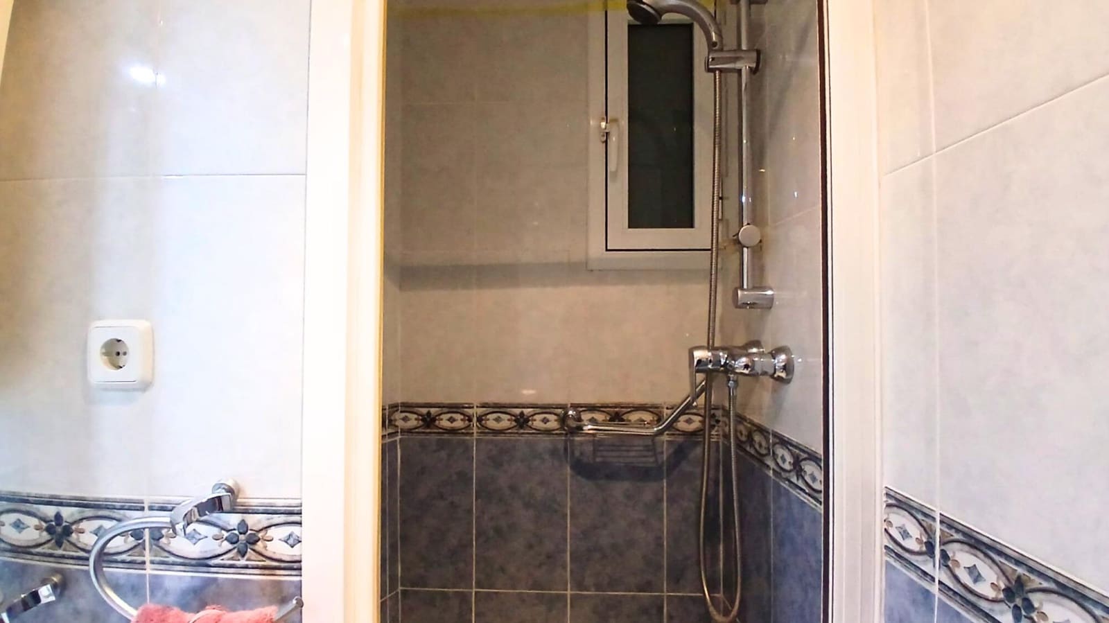 2 bedroom Flat for sale in Salou with pool - € 149,000 (Ref: 9508878)