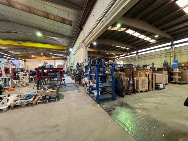 Företag att hyra i Igualada med garage - 9 240 € (Ref: 9508879)