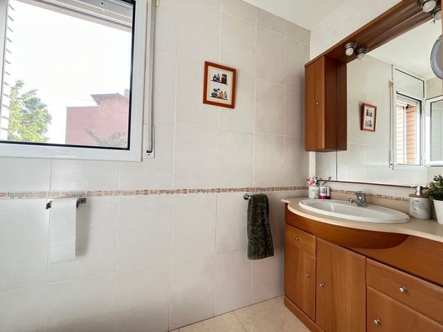 4 soveværelse Villa til salg i Vallbona d'Anoia - € 340.000 (Ref: 9524303)