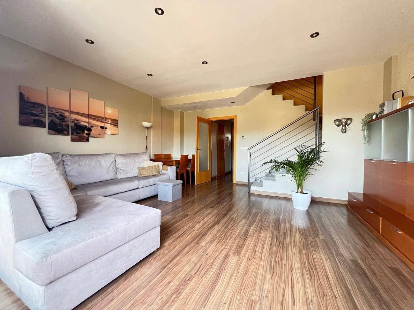 4 soveværelse Villa til salg i Vallbona d'Anoia med garage - € 340.000 (Ref: 9524303)