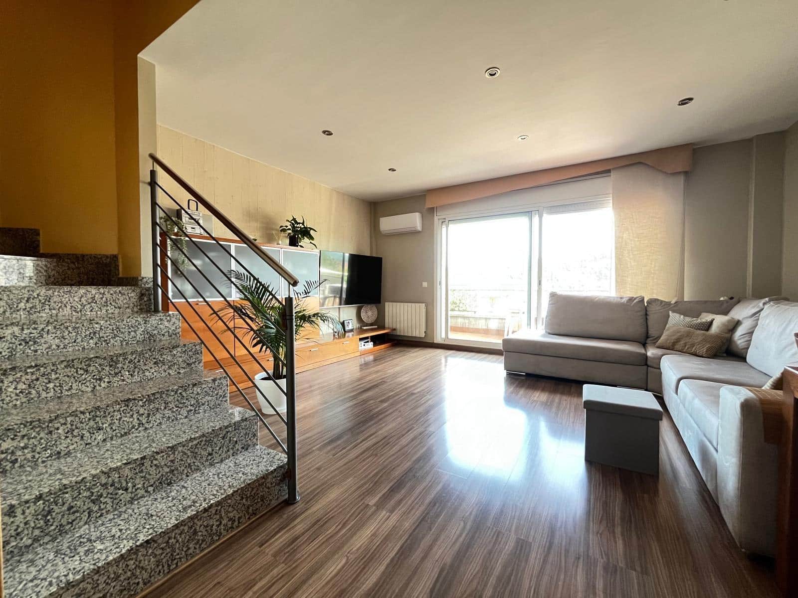 4 soveværelse Villa til salg i Vallbona d'Anoia med garage - € 340.000 (Ref: 9524303)