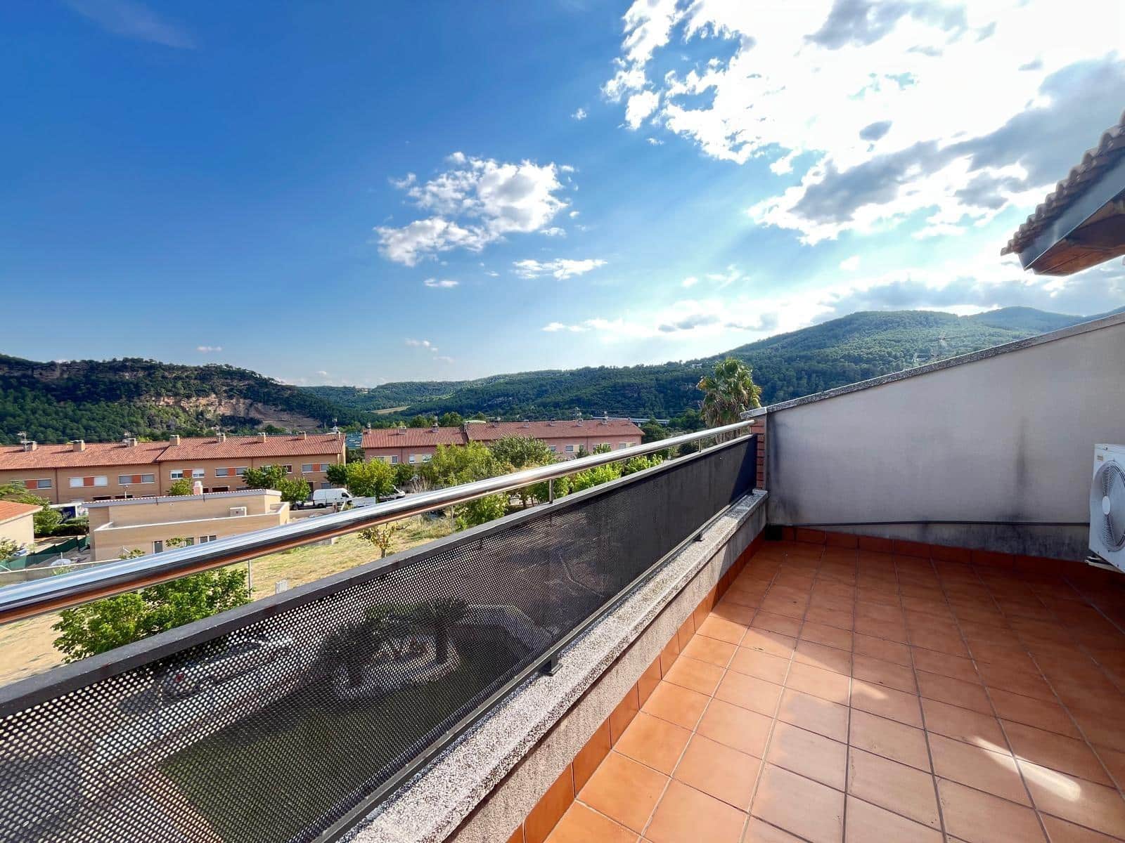 4 soveværelse Villa til salg i Vallbona d'Anoia med garage - € 340.000 (Ref: 9524303)